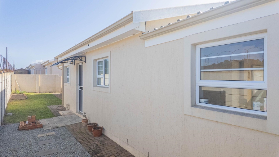 3 Bedroom Property for Sale in Heiderand Western Cape